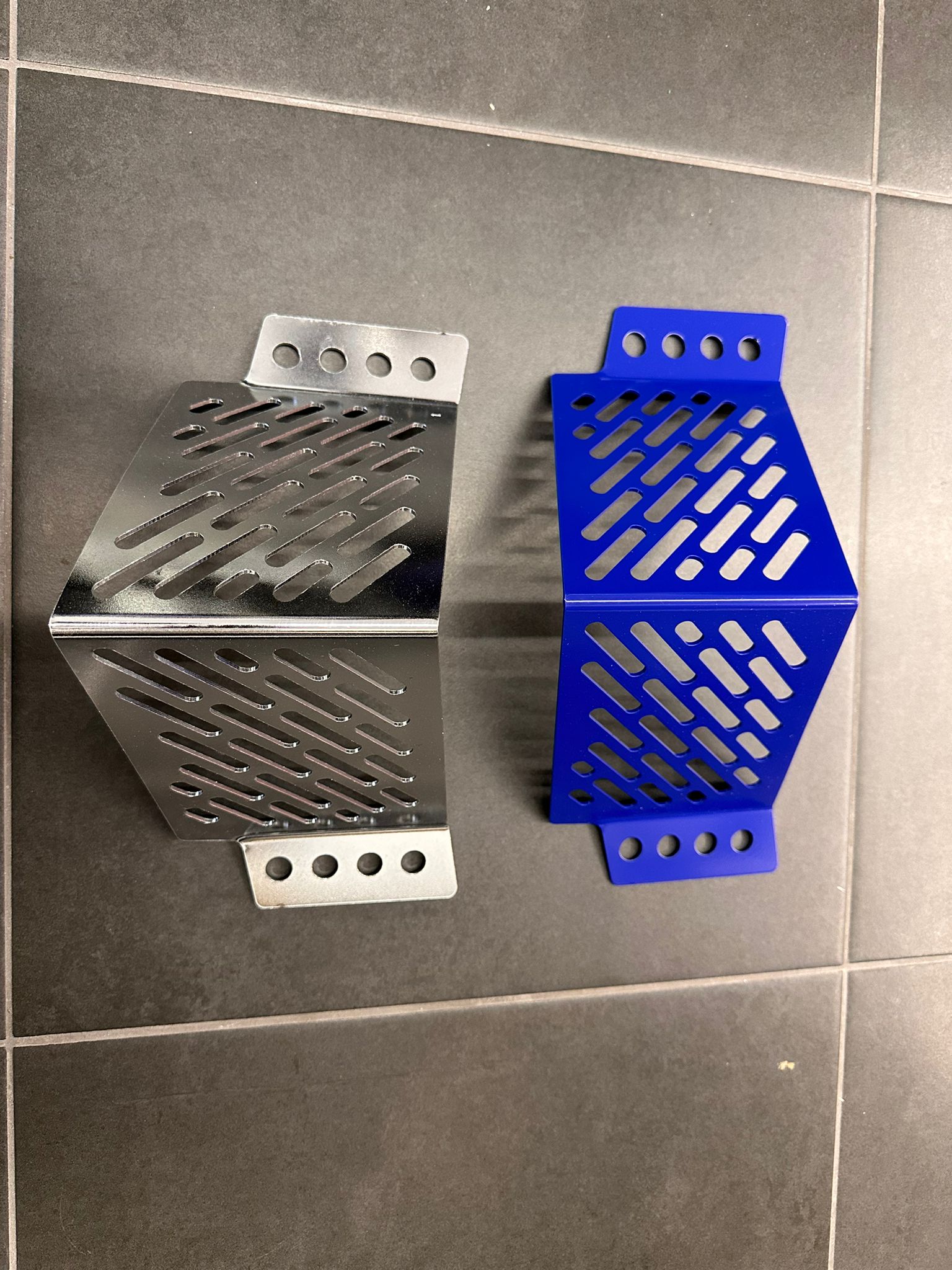 Proteção de Radiador Aluminio LTR450 Cinza 1